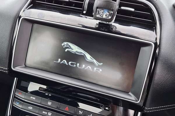 2016 Jaguar XE 20t R-Sport X760