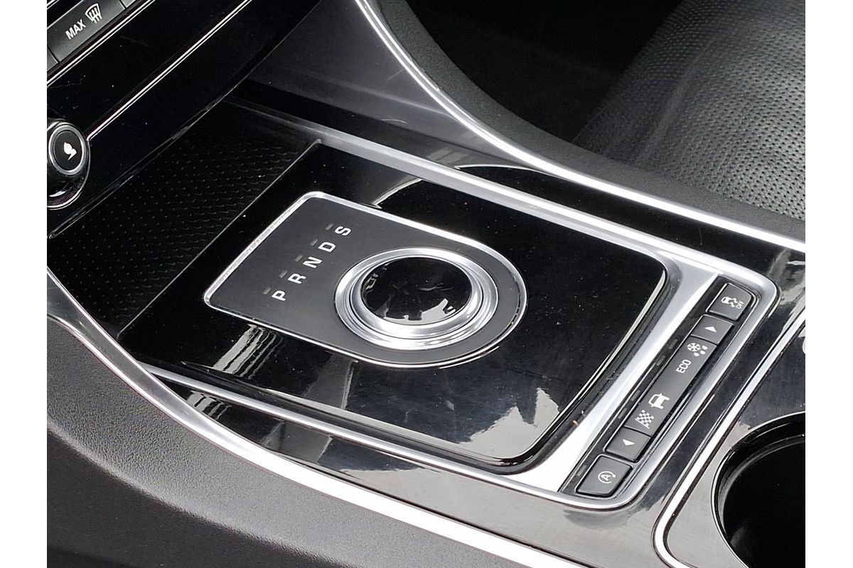 2016 Jaguar XE 20t R-Sport X760