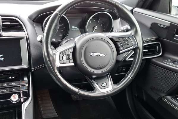 2016 Jaguar XE 20t R-Sport X760