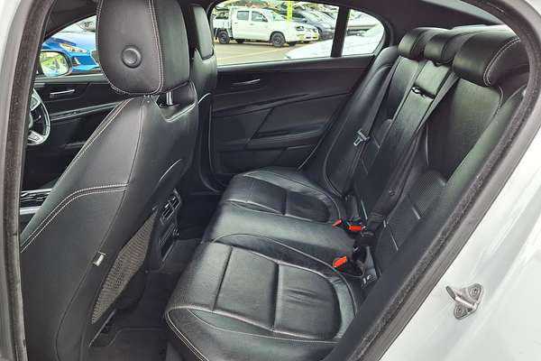 2016 Jaguar XE 20t R-Sport X760