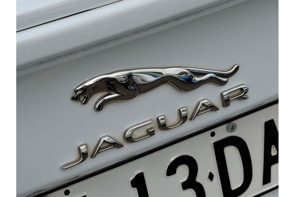 2016 Jaguar XE 20t R-Sport X760