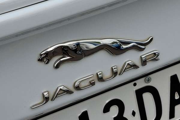 2016 Jaguar XE 20t R-Sport X760