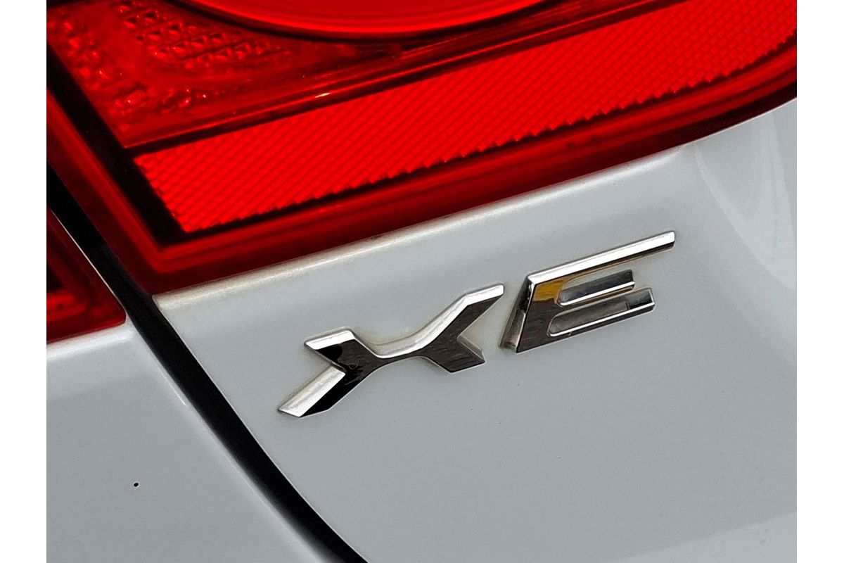 2016 Jaguar XE 20t R-Sport X760