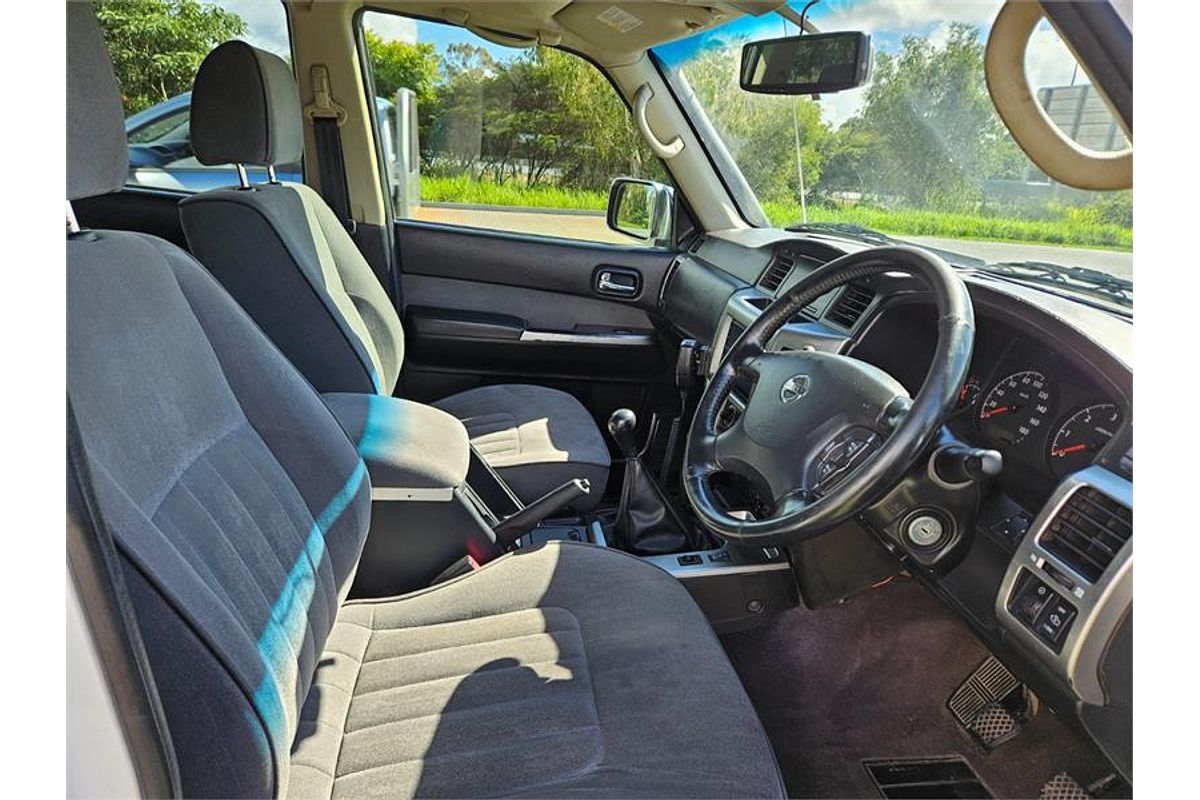 2010 Nissan Patrol ST GU 7