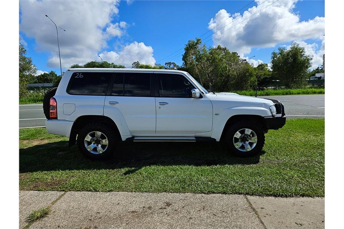 2010 Nissan Patrol ST GU 7