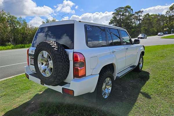 2010 Nissan Patrol ST GU 7
