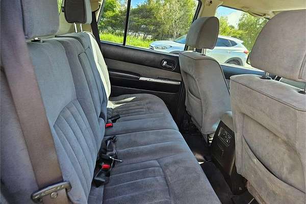 2010 Nissan Patrol ST GU 7