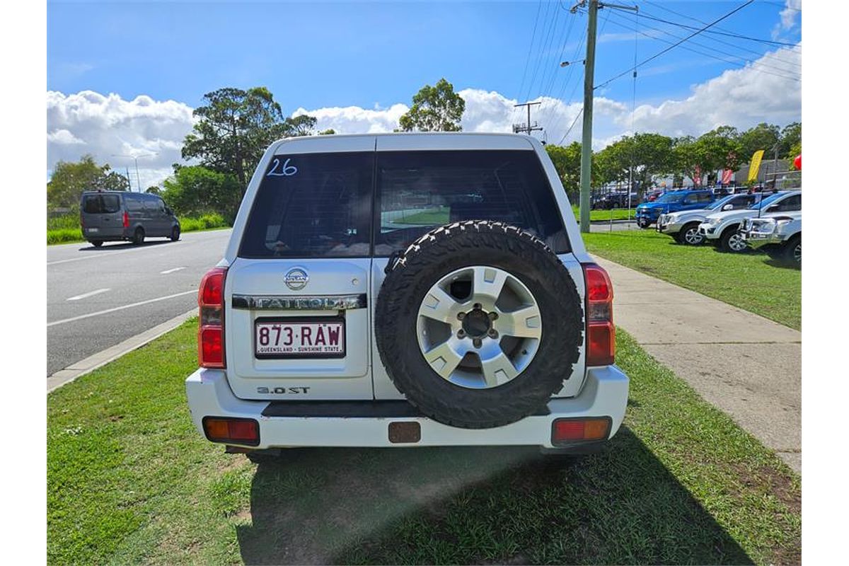 2010 Nissan Patrol ST GU 7