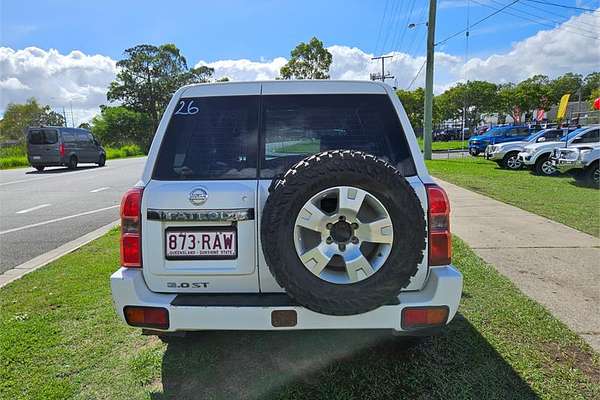 2010 Nissan Patrol ST GU 7