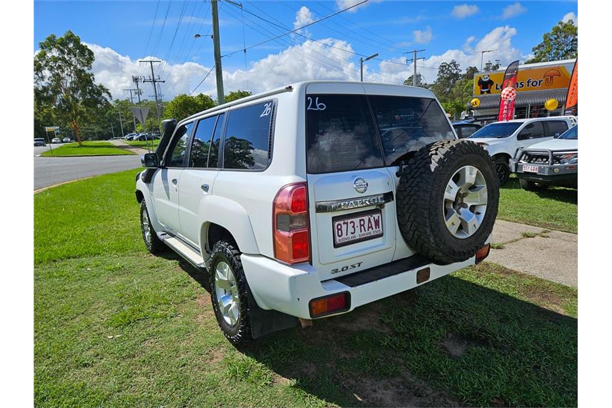2010 Nissan Patrol ST GU 7
