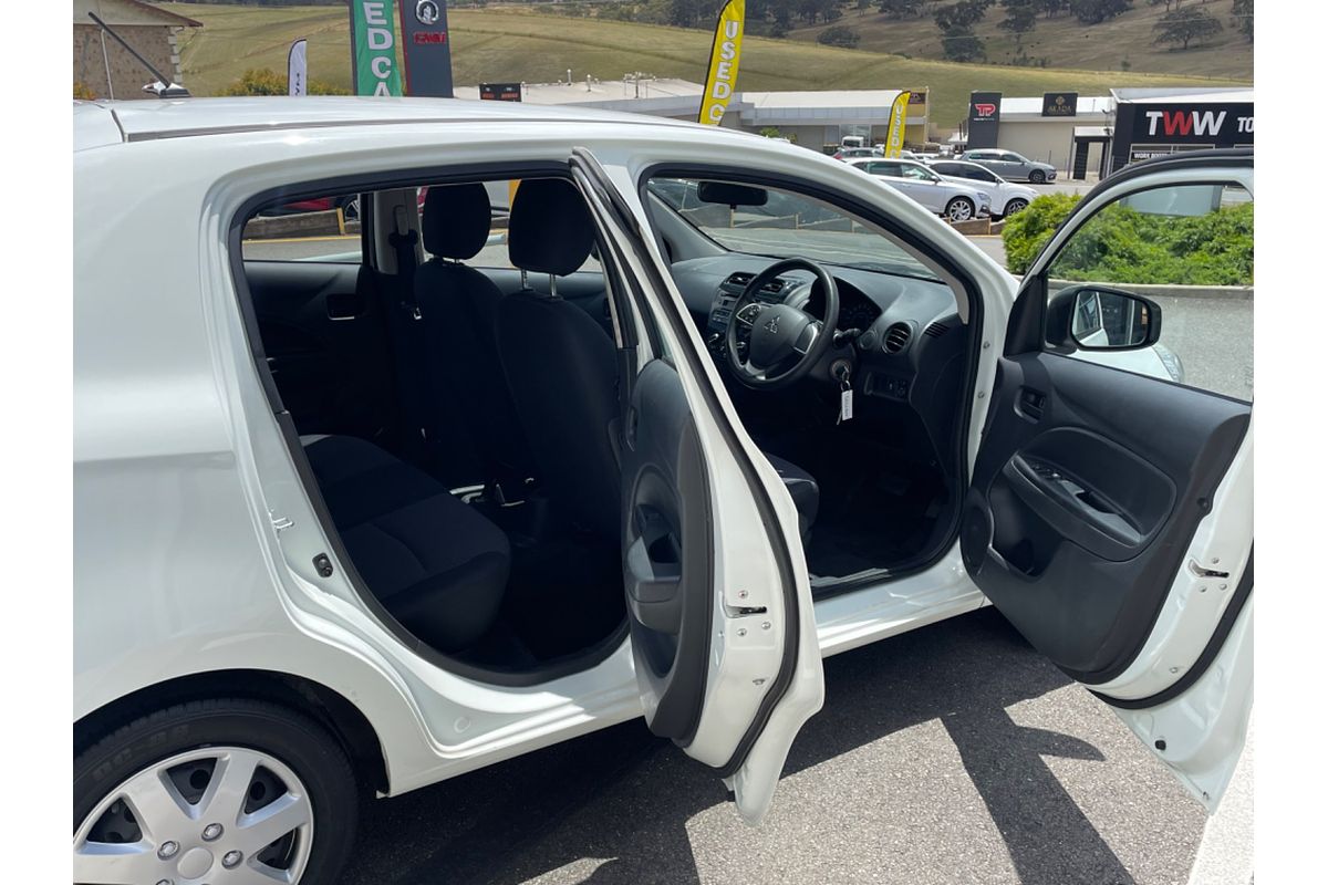 2016 Mitsubishi Mirage ES LA
