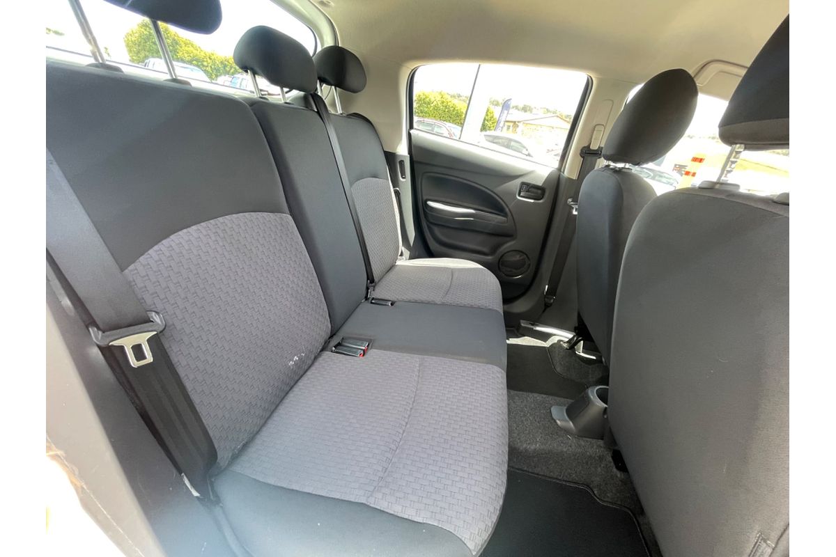 2016 Mitsubishi Mirage ES LA