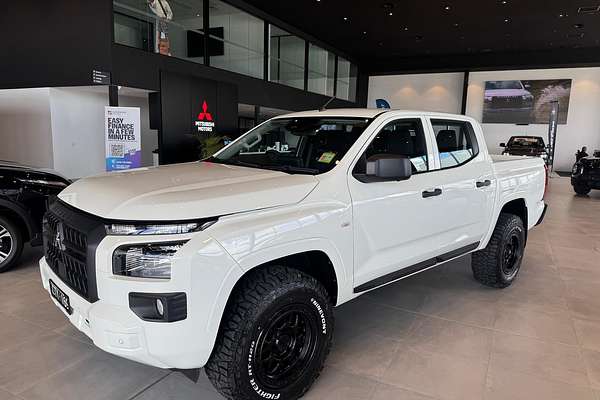 2024 Mitsubishi Triton GLX MV 4X4