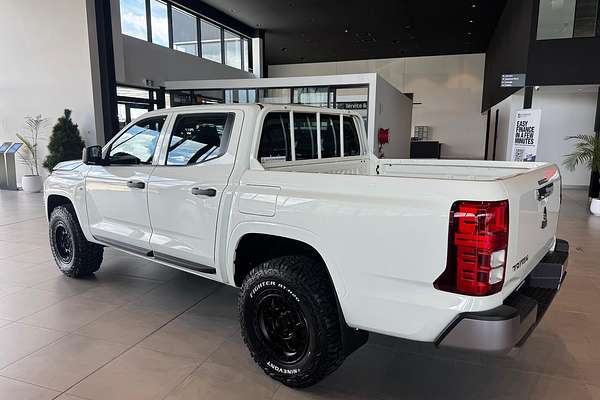 2024 Mitsubishi Triton GLX MV 4X4