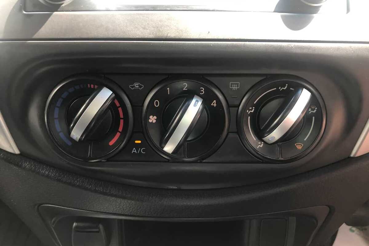 2016 Nissan NAVARA RX D23