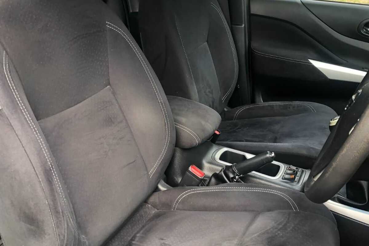 2016 Nissan NAVARA RX D23
