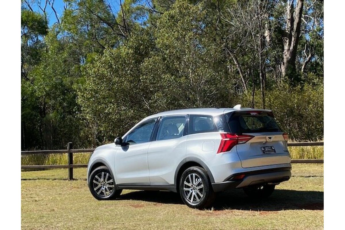 2023 Mahindra XUV700 AX7L