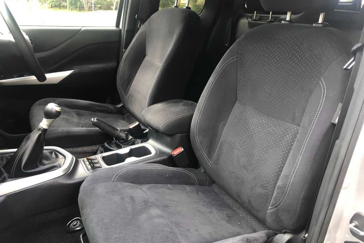2016 Nissan NAVARA RX D23