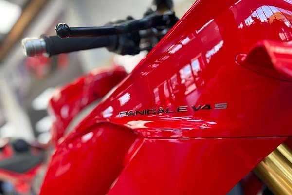 2025 Ducati PANIGALE V4S