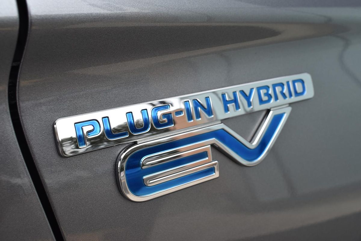 2014 Mitsubishi Outlander PHEV ZJ