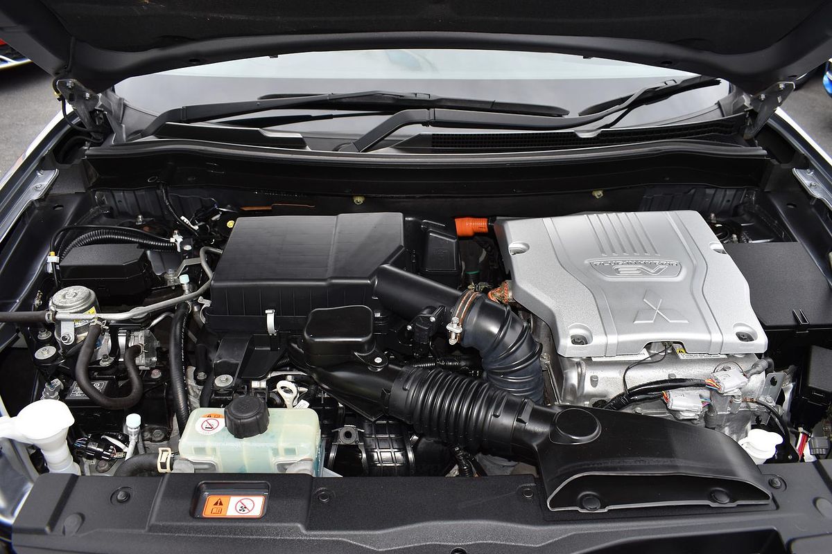2014 Mitsubishi Outlander PHEV ZJ