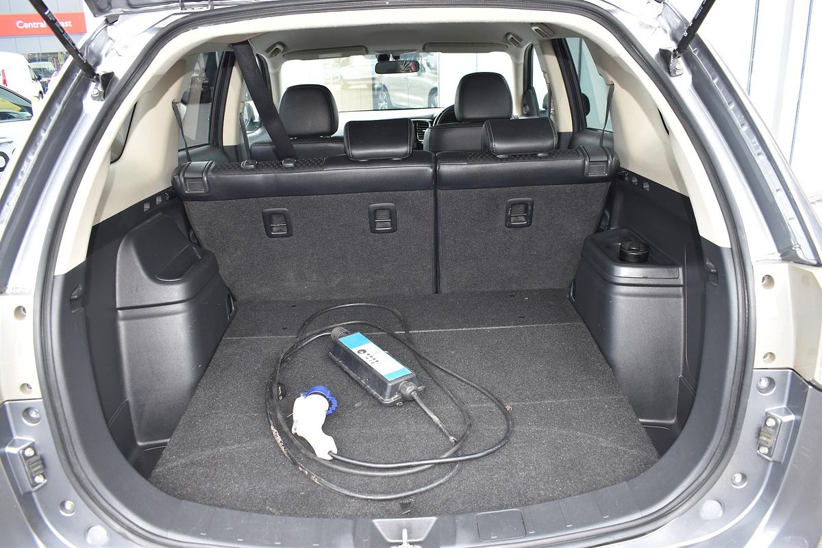 2014 Mitsubishi Outlander PHEV ZJ