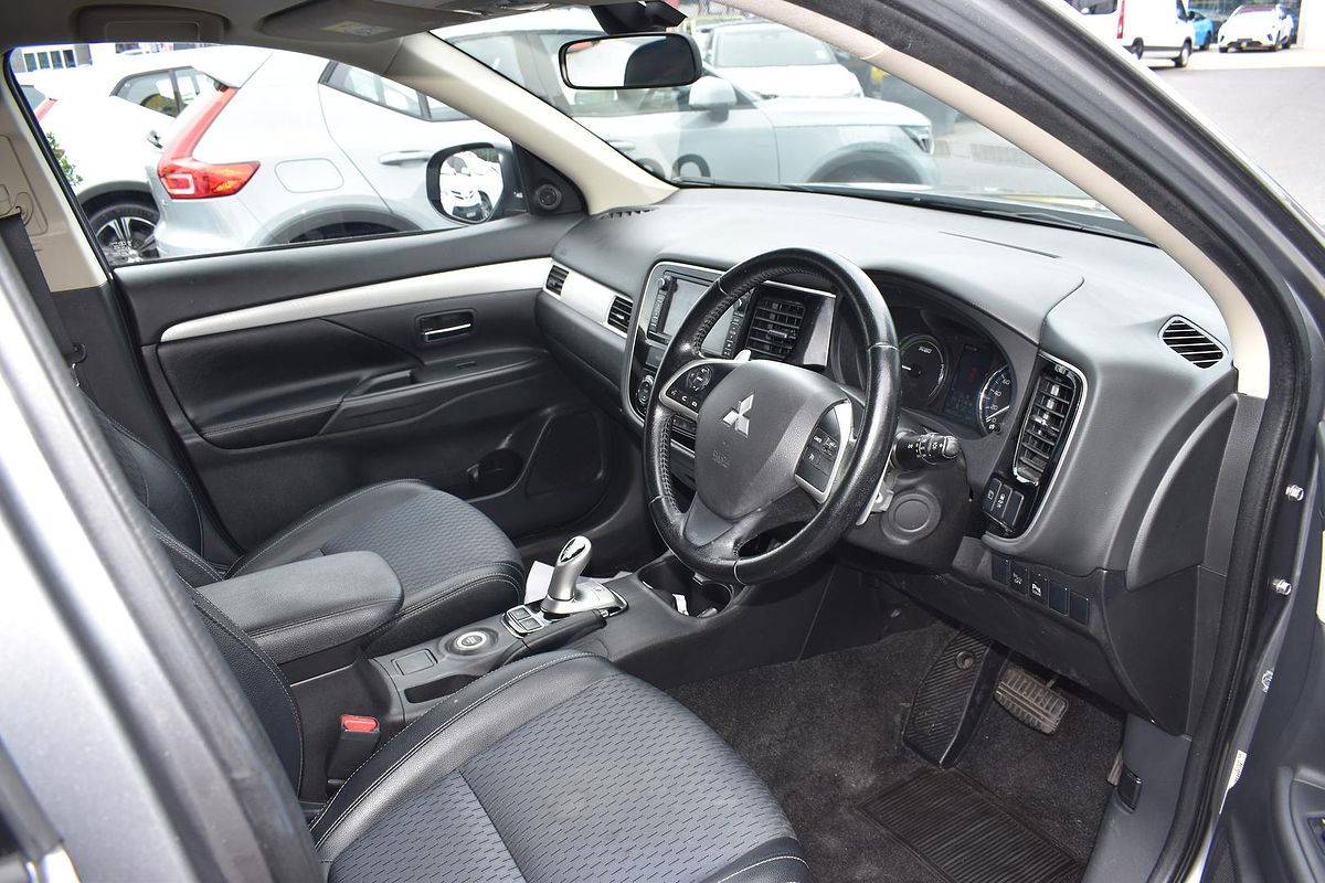 2014 Mitsubishi Outlander PHEV ZJ