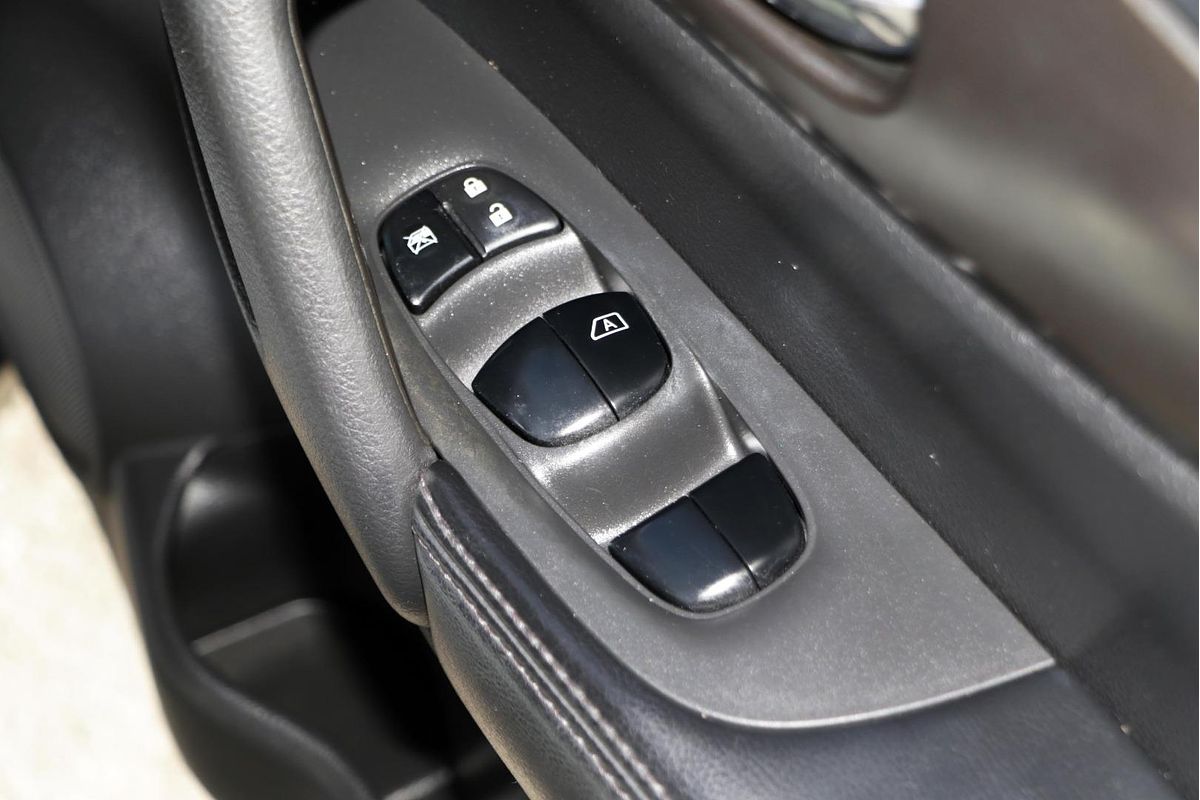 2015 Nissan X-TRAIL ST-L T32