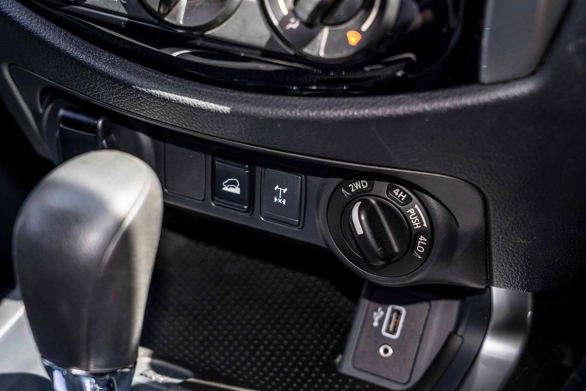2021 Nissan Navara ST D23 4X4