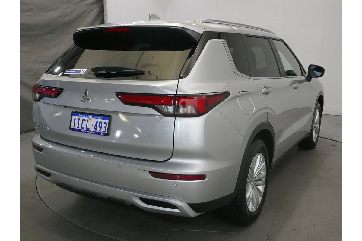 2023 Mitsubishi Outlander LS ZM