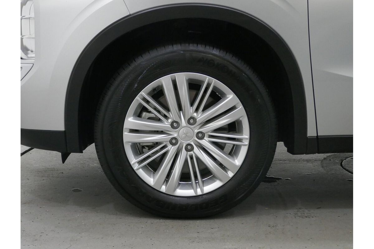 2023 Mitsubishi Outlander LS ZM