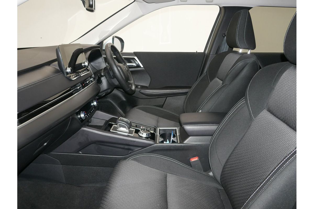 2023 Mitsubishi Outlander LS ZM