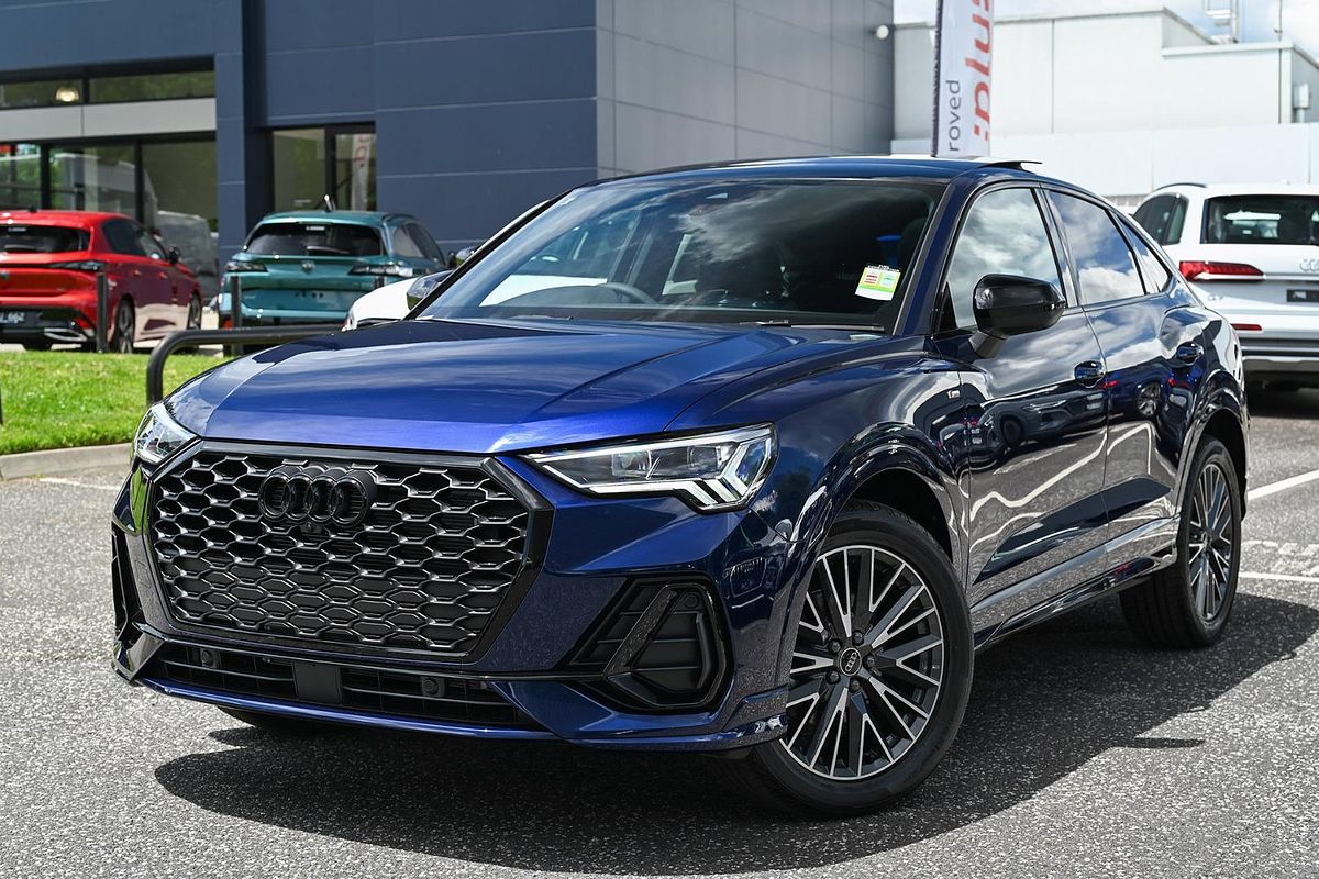 2024 Audi Q3 35 TFSI Dynamic Black F3