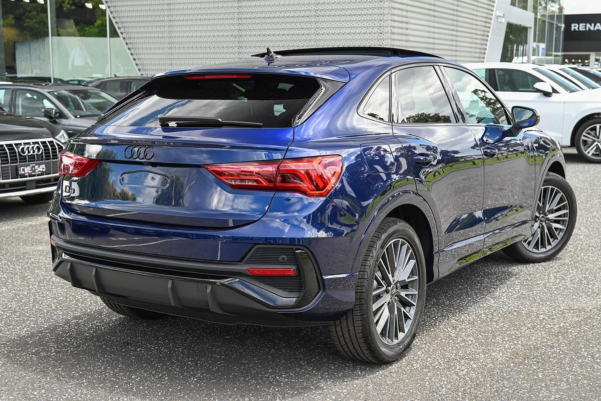 2024 Audi Q3 35 TFSI Dynamic Black F3