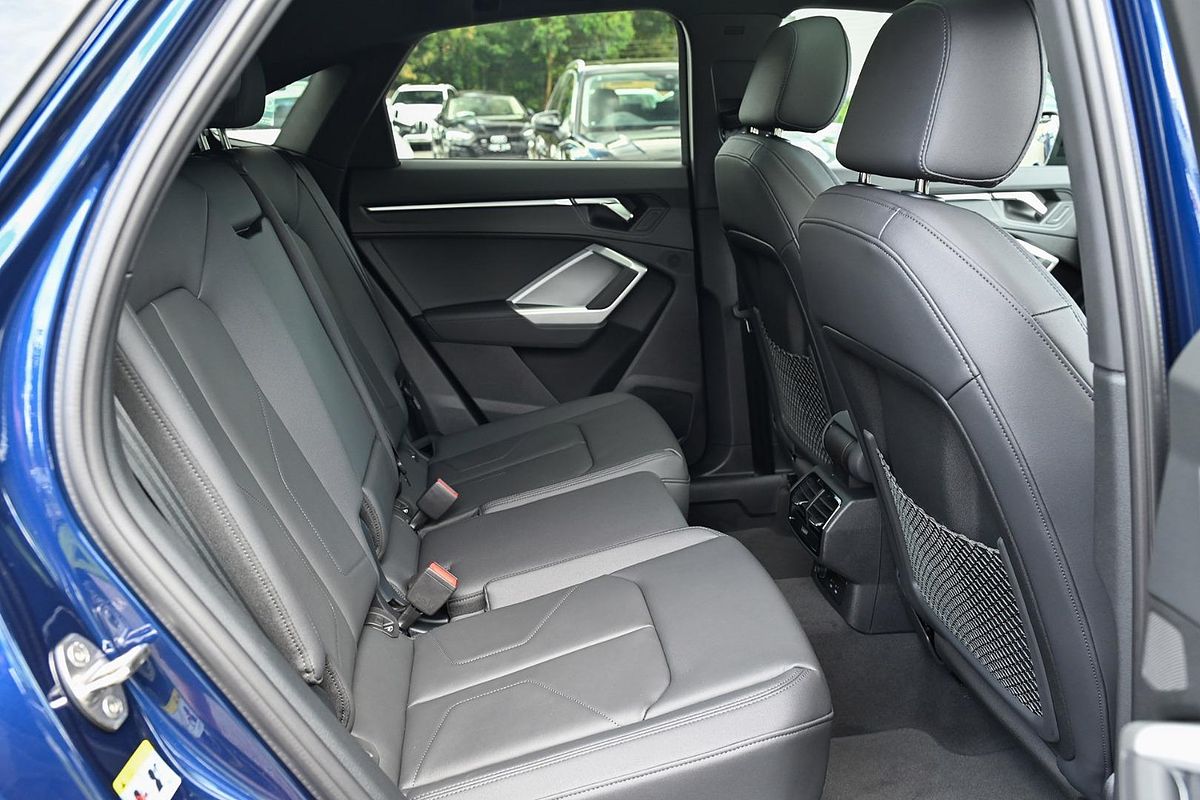 2024 Audi Q3 35 TFSI Dynamic Black F3