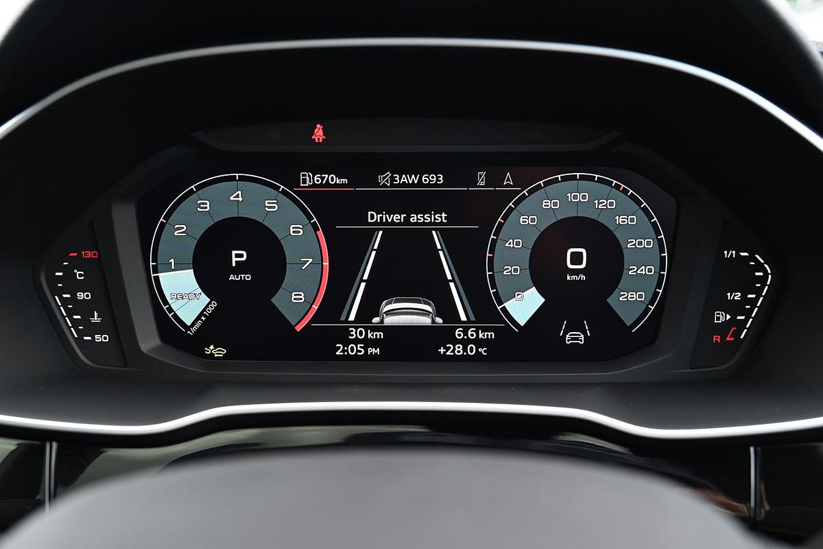 2024 Audi Q3 35 TFSI Dynamic Black F3