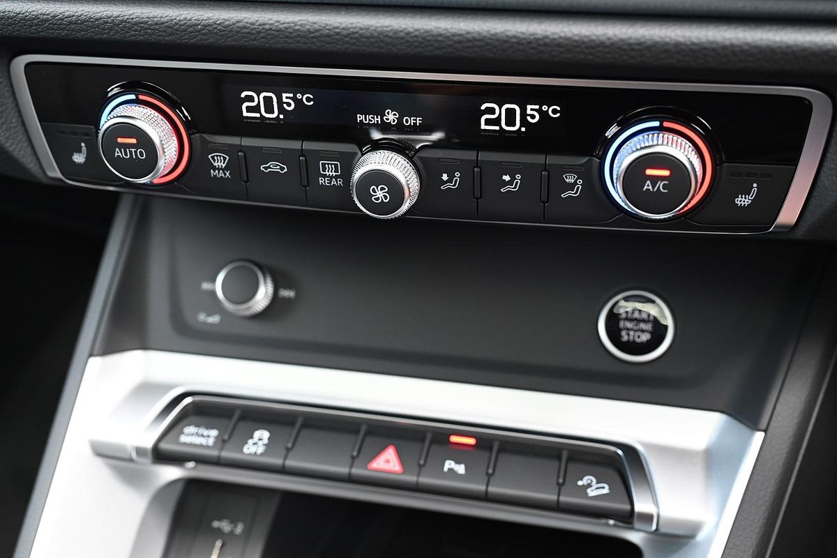 2024 Audi Q3 35 TFSI Dynamic Black F3