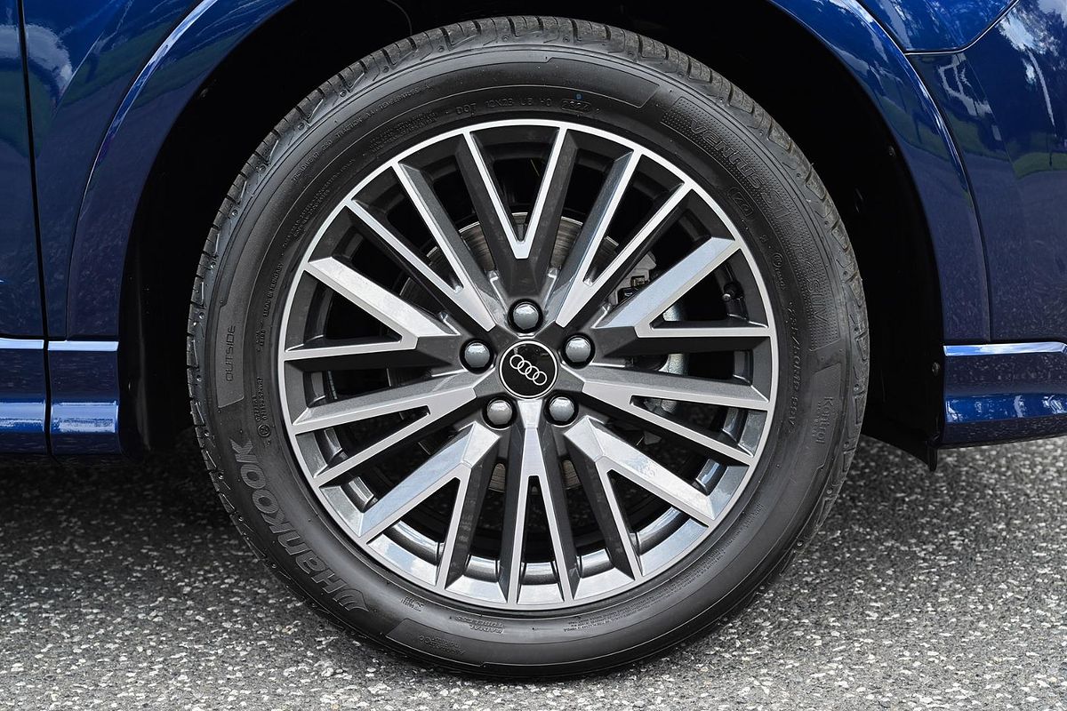 2024 Audi Q3 35 TFSI Dynamic Black F3