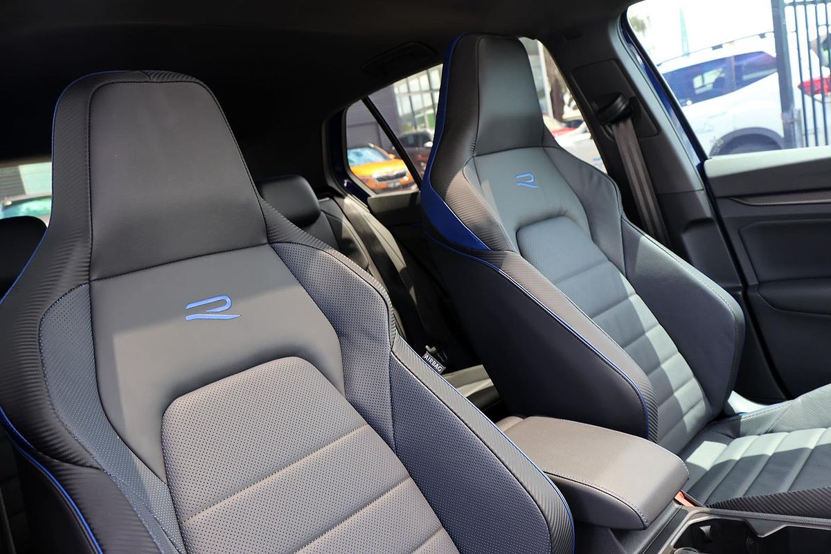 2023 Volkswagen Golf R 20 Years 8