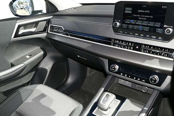 2024 Mitsubishi Outlander LS ZM