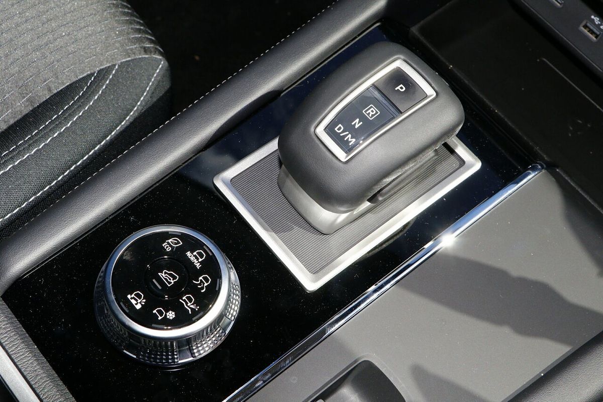 2024 Mitsubishi Outlander LS ZM