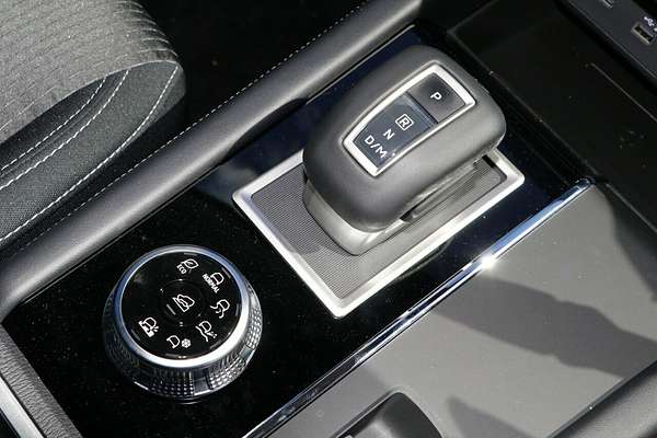 2024 Mitsubishi Outlander LS ZM