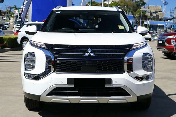 2024 Mitsubishi Outlander LS ZM