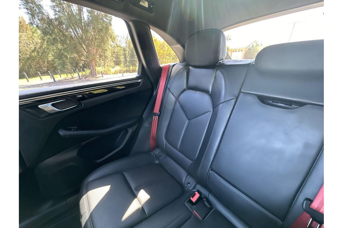 2019 Porsche Macan S 95B