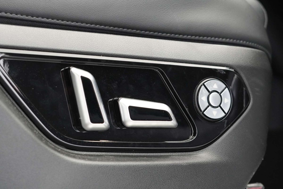 2024 GWM Tank 500 Lux Hybrid P03