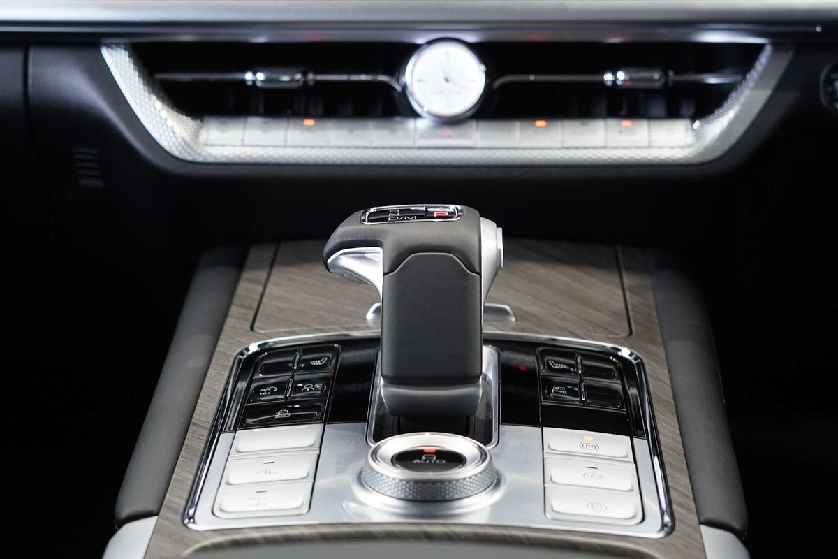 2024 GWM Tank 500 Lux Hybrid P03