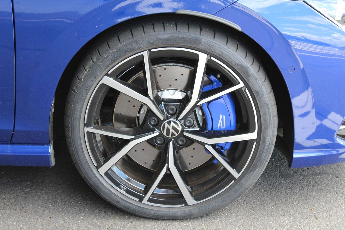2024 Volkswagen Golf R 8