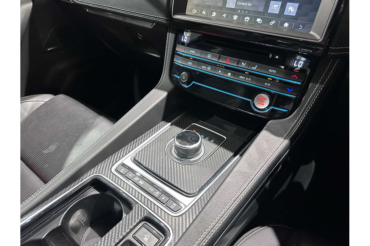 2017 Jaguar F-PACE 25d R-Sport X761