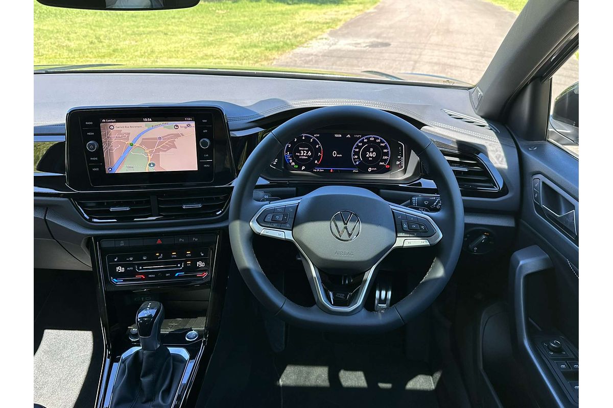 2024 Volkswagen T-Roc 140TSI R-Line D11