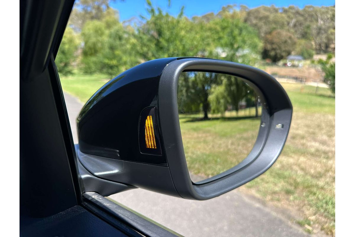 2024 Volkswagen T-Roc 140TSI R-Line D11